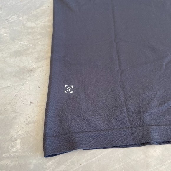 lululemon - Metal Vent Tech 1/2 Zip 1.0 - Picture 4 of 5